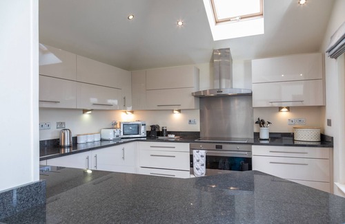 Dartmouth Cottage | Vantage Point, Hillfield Village