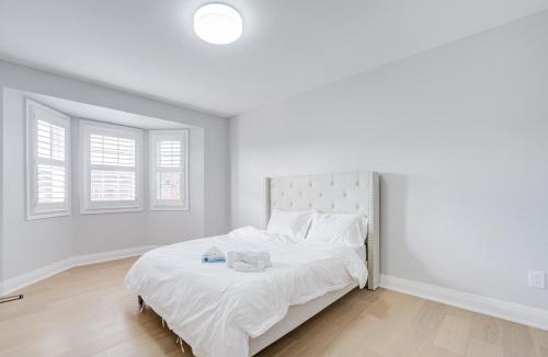 Stouffville House | Vantage stay Stouffville 4BR Bright Home