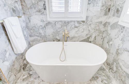 Stouffville House | Vantage stay Stouffville 4BR Bright Home