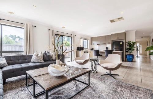 South Morang House | VAQUAY Provence In South Morang