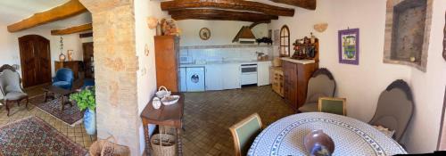 Salernes House | Var Village House