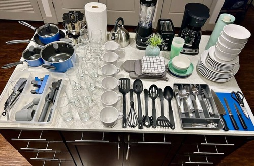 Woodlake - Briar Meadow Apartment | Vargos Longterm Gym pool 2B2B King fully equipped