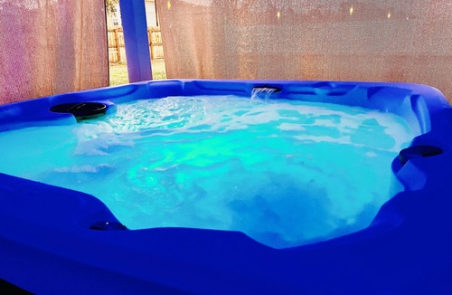 Lake Charles House | Varona's Sunshine : Relaxing Home with Hot tub