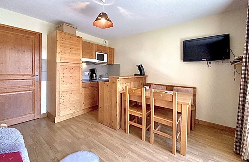 Vars Apartment | Vars Les Claux, at the foot of the slopes, T2 4* luxury residence with swimming pool