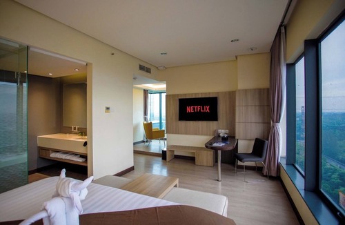 Jatinegara Hotel | Vasaka Hotel Jakarta managed by DAFAM