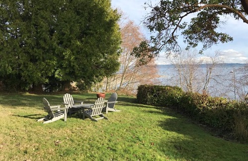Vashon Island House | Vashon Craftsman Retreat with Mount Rainier view