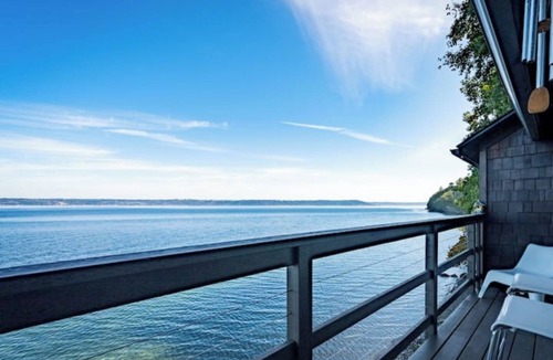 Vashon Island House | Vashon Modern Waterfront Retreat+Private Beach+BBQ+Firepit