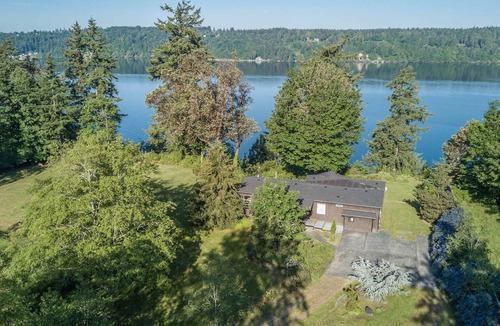 Vashon Island House | Vashon's Westside inspiring sunset views