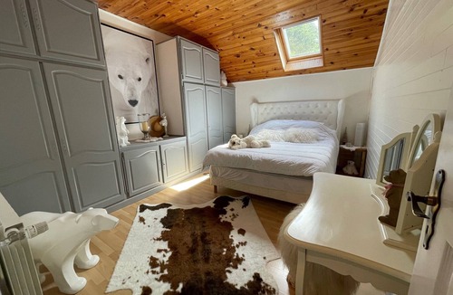 Cier-de-Luchon House | Vast contemporary residence with billiard table and blanéo bathtub