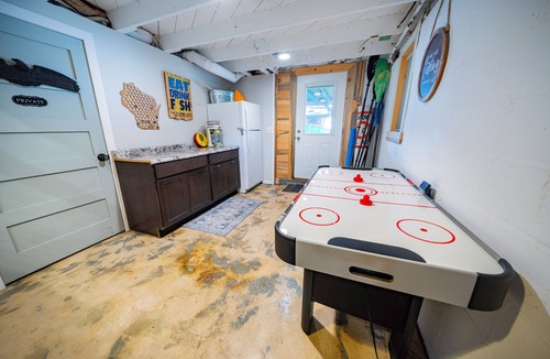 Newville House | Vast Lake Koshkonong Views from Pier, Deck, & Home