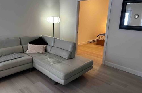 Loretteville Apartment | Vaste 3.5, haut plafond rénové !