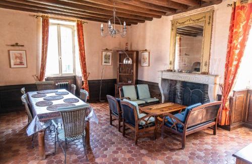 Asquins House | Vauban