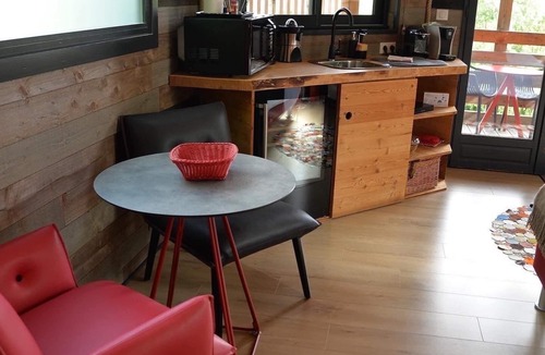 Chablis Cabin | Vaudésir perched cabin with private spa