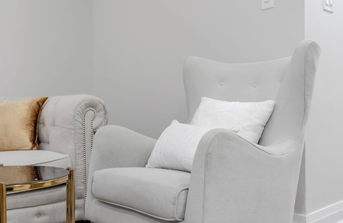 Vaughan House | Vaughan cozy room near Wonderland with office workspace with internet