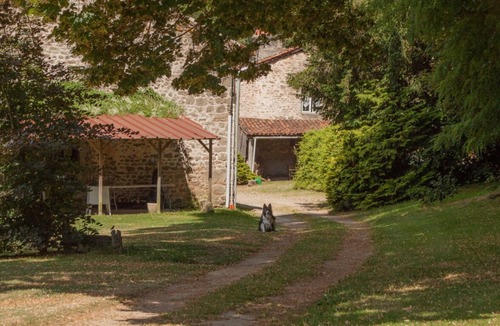 Saint-Pardoux House | Vauguenige group gite