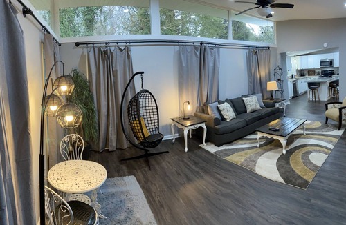 Clemson House | Vaulted Ceilings & Accent Windows-1 mile from CU