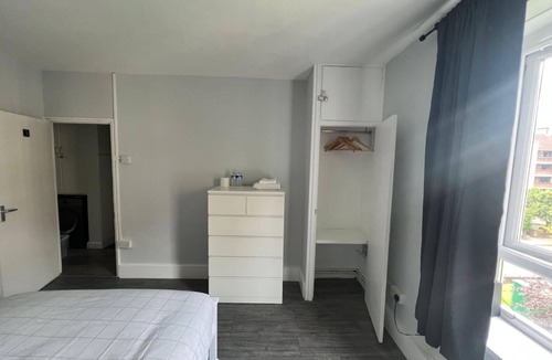 Oval Apartment | Vauxhall Central Room 3