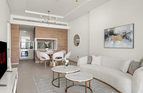 Jumeirah Lake Towers Apartment | VayK - Luxurious 1BR in JLT with Premium Amenities