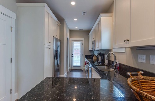 Northeast Virginia Beach House | VB Townhouse 2BR Pet‑Friendly Short Walk to Beach & Boardwalk (406B)