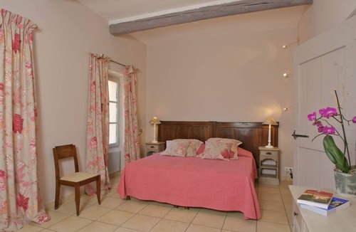 Saint-Hippolyte-le-Graveyron House | Ventoux Cottage at Chateau Juvenal