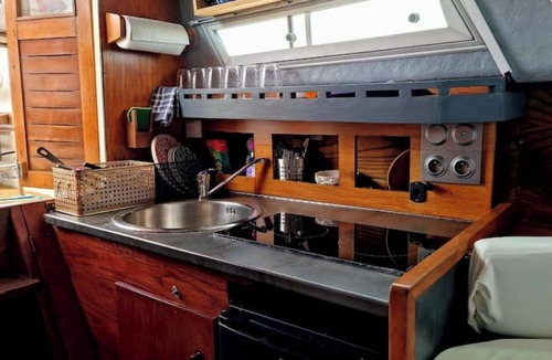 Bourg-des-Comptes Boat Rental | Vedette de Prestige