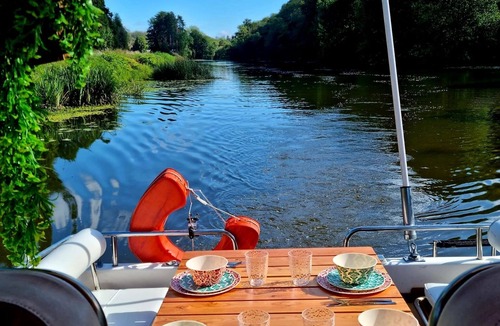 Bourg-des-Comptes Boat Rental | Vedette de Prestige