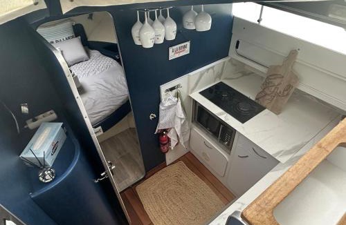 Valence Boat Rental | Vedette location à la nuitée sur l eau