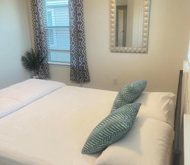 Iowa Colony House | Vees Oasis Home away from Home!
