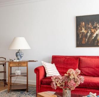 Neuilly-sur-Seine Apartment | Veeve - Refined Retro