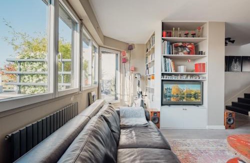 Silly-Gallieni Apartment | Veeve - Visual Exultation