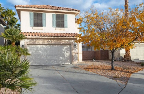 MacDonald Ranch House | Vegas Getaway 3BD Home- Pool & Garage Parking