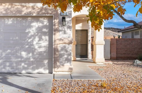 MacDonald Ranch House | Vegas Getaway 3BD Home- Pool & Garage Parking