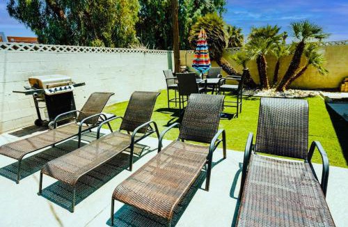 Rancho Oakey House | Vegas Getaway: Central 1 story, Private Pool, Game Room