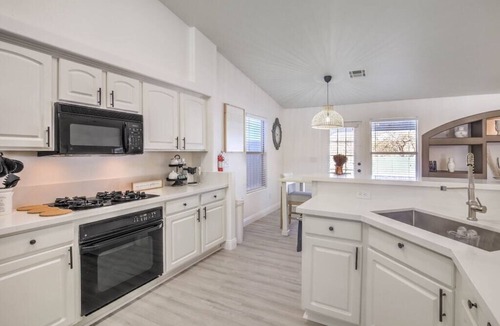 Mission Hills House | Vegas Vibes 18 mi to strip, 4 bdrm, Pool + Spa