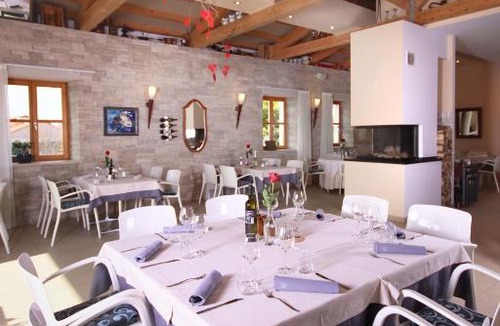 Sisan Hotel | VELANERA Hotel & Restaurant