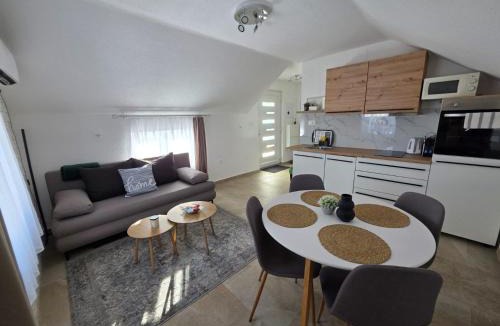 Municipality of Gracac Apartment | Velebitska Vila