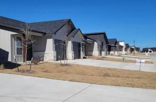 Bell County House | Velvet Sky, Elegant Cozy Home Near 3 Hospitals