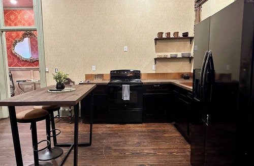 Okemah Hotel | Velvet Woody