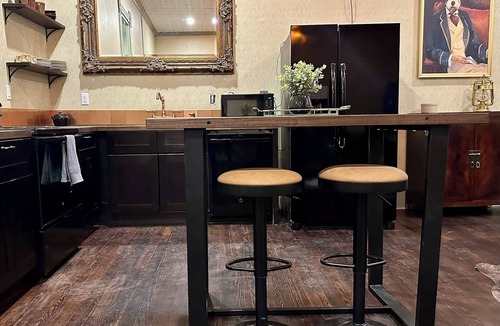 Okemah Hotel | Velvet Woody