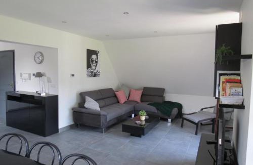Saint-Mamet Apartment | Venasque Vue Apartment
