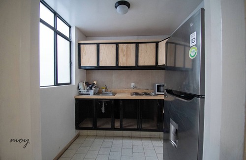 Leon House | Venator House Moral