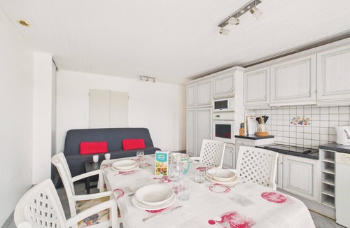 Commequiers Ski Chalet | Vendée country house for 4