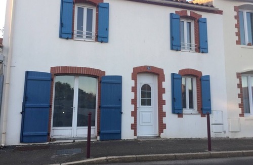 Le Bernard House | Vendée in a charming village, 5 km from the beaches, all home comforts