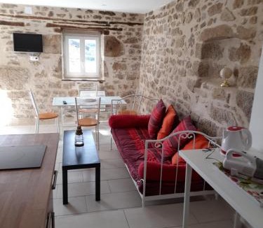 Saint-Marc-a-Frongier House | Vendredi by Creusoé