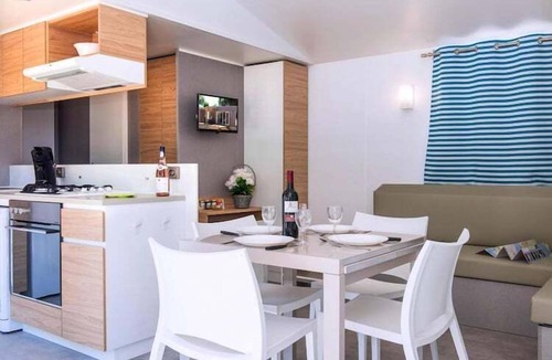 Les Cabanes de Fleury House | Vendres-Plage Mobile Home for 4