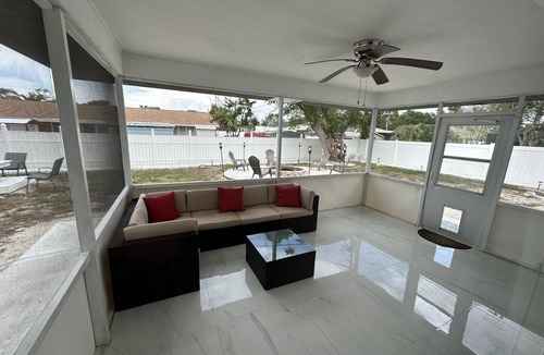 Venice Gardens House | Venice Beach Perfect Getaway