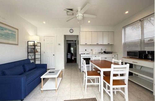 Golden Beach Villa | Venice Villas 1BR – Beach & Pool Escape