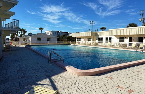Golden Beach Villa | Venice Villas 1BR – Pool & Grill on Golden Beach