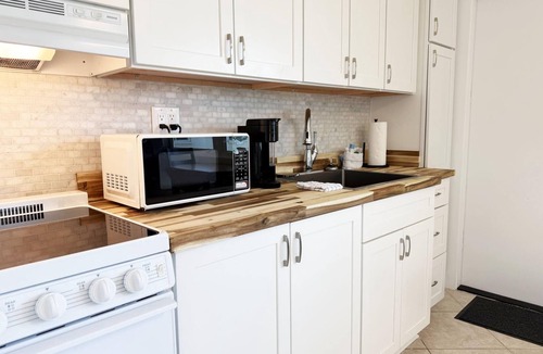 Golden Beach Apartment | Venice Villas Combo – Sleeps 5 | Poolside