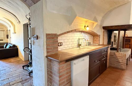 Ventallo Apartment | VentallóLEscala. WiFi. Rooftop w stunning views